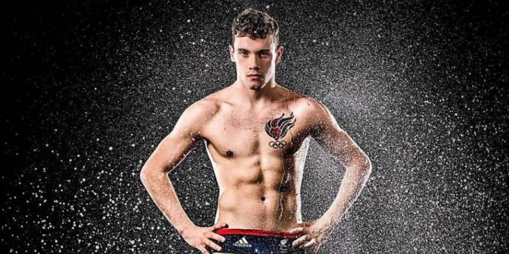 josef craig un jeune nageur de 19 ans a été disqualifié du championnat d'eurpoe à funchal au portugal à cause de son tatouage
