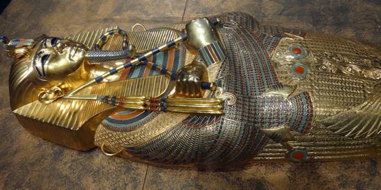 une découverte incroyable en egypte une momie de 3300 ans avec des tatouages
