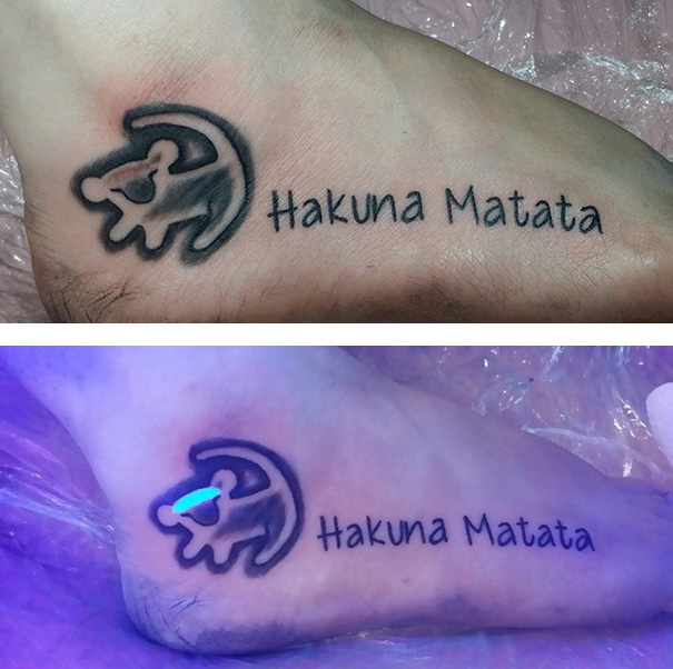 tatouage original avec encre fluorescent ultra violet roi lion