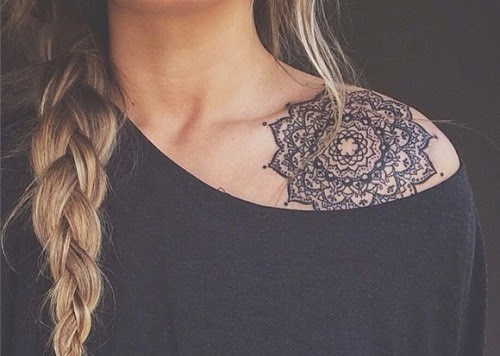 tatouage-épaule-mandala-conseil-pour-entretenir-votre-tattoo
